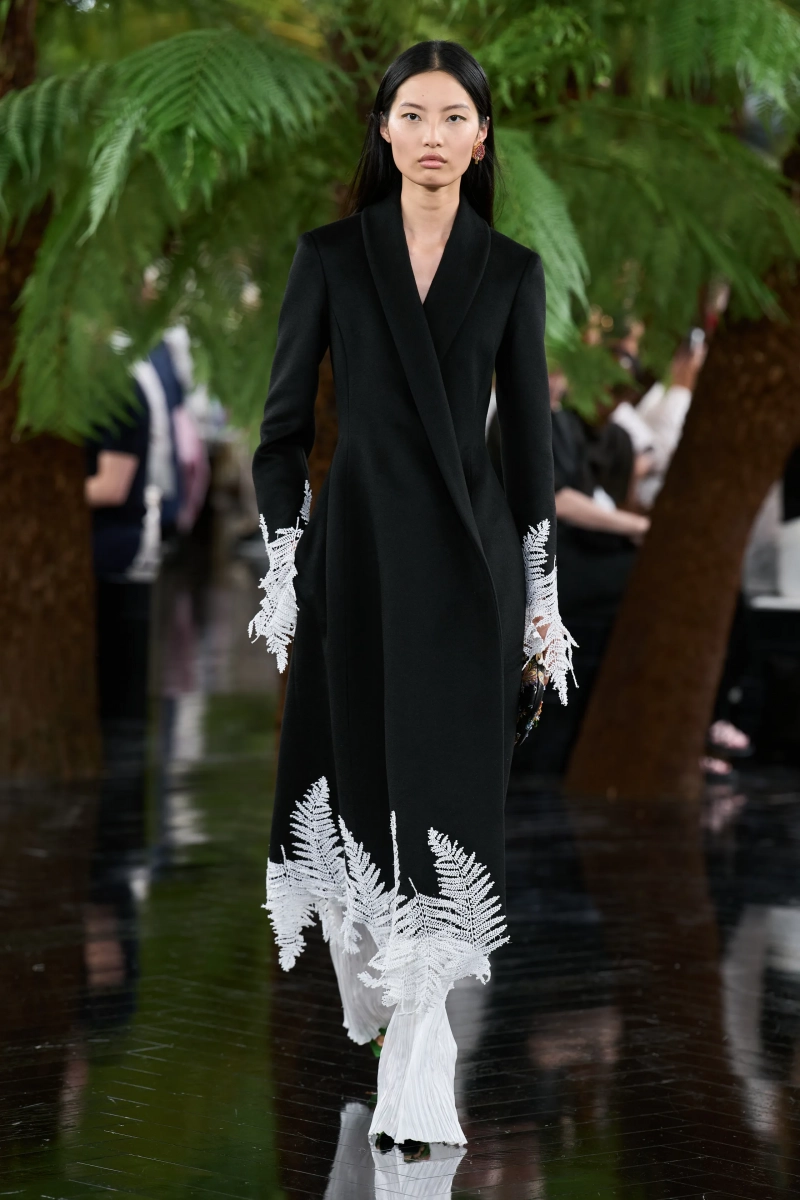 00060-christian-dior-fall-2026-couture-credit-gorunway.webp