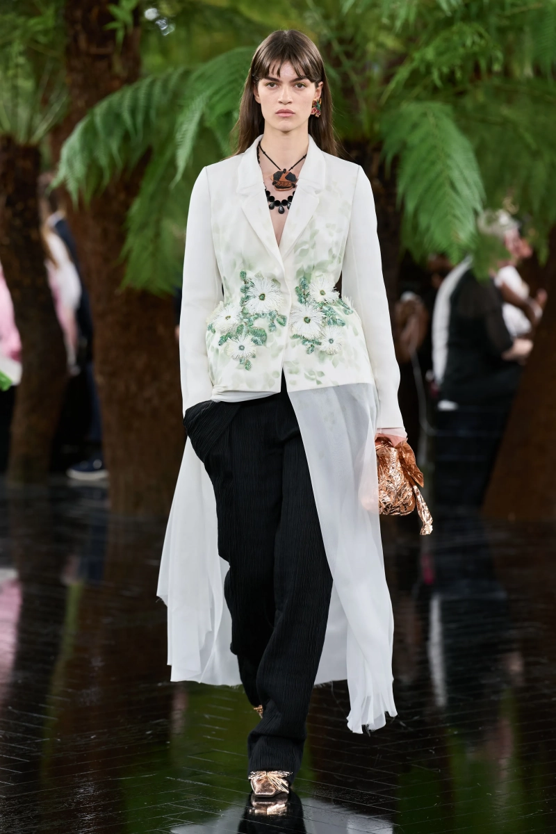 00021-christian-dior-fall-2026-couture-credit-gorunway.webp