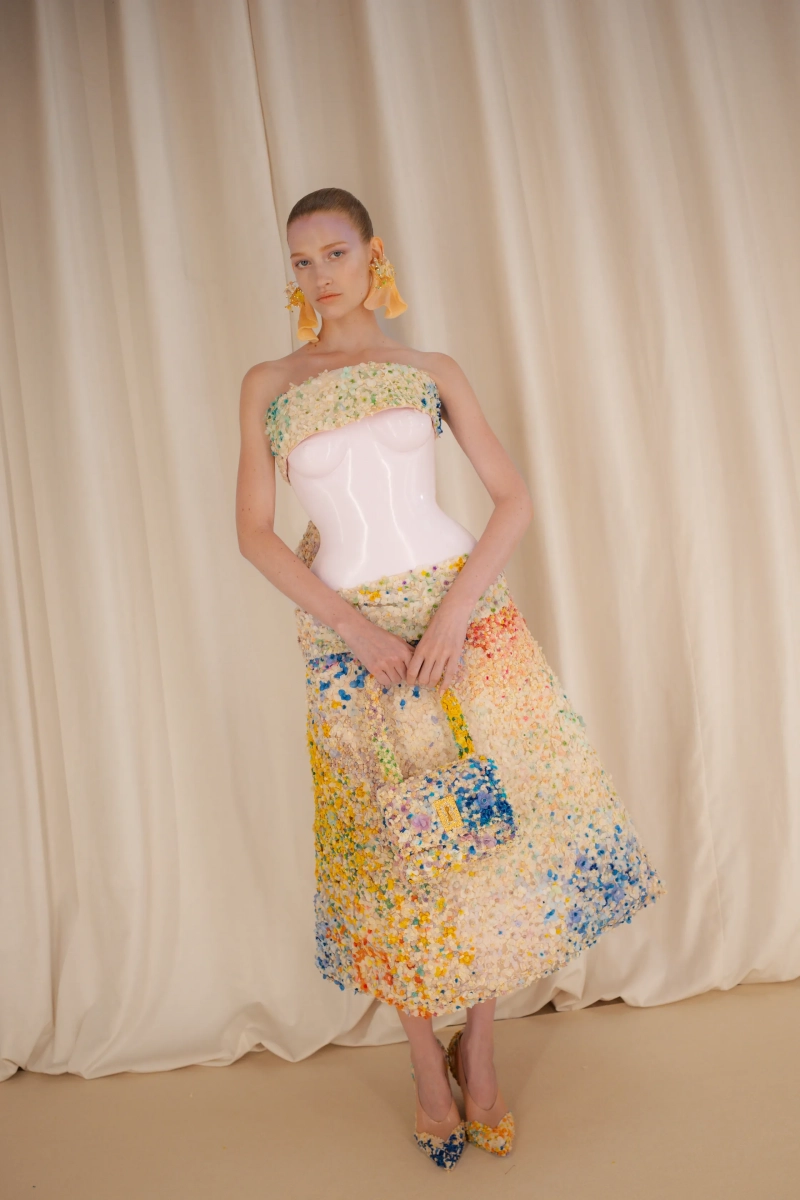 Schiaparelli_pariscouturess27_backstageacielle_23.webp