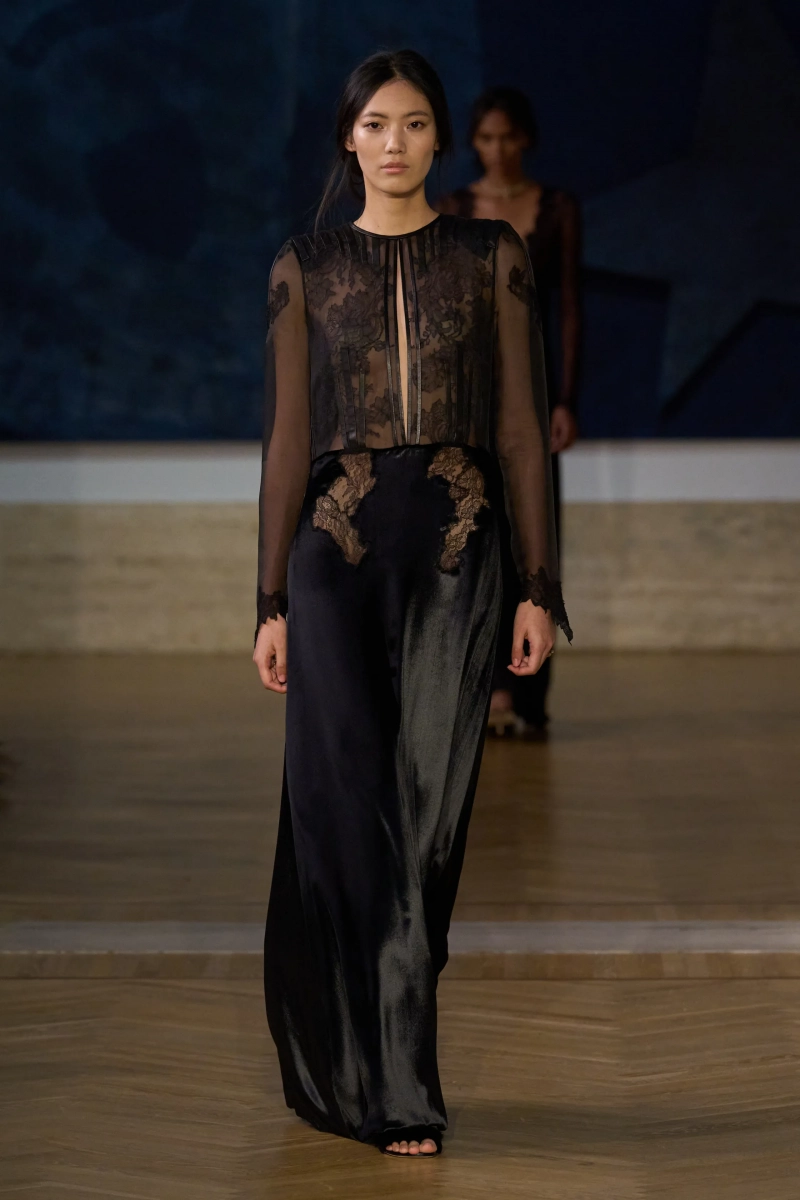 00065-fendi-fall-2026-couture-credit-gorunway.webp