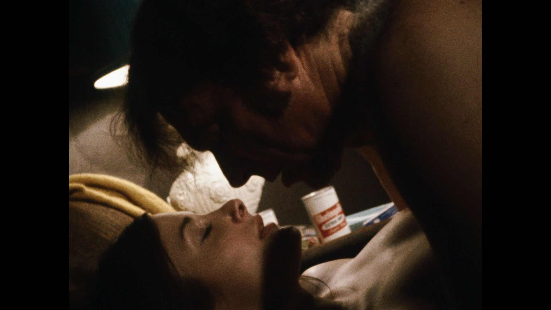 Fleshpot.on.42nd.Street.1972.BDRemux.1080p.mkv_snapshot_00.07.56.393.png