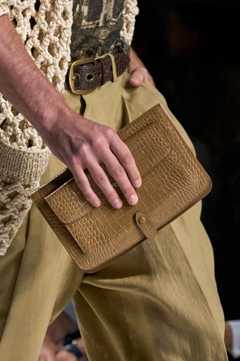 00102-dolce-and-gabbana-spring-2027-menswear-details-credit-gorunway.webp