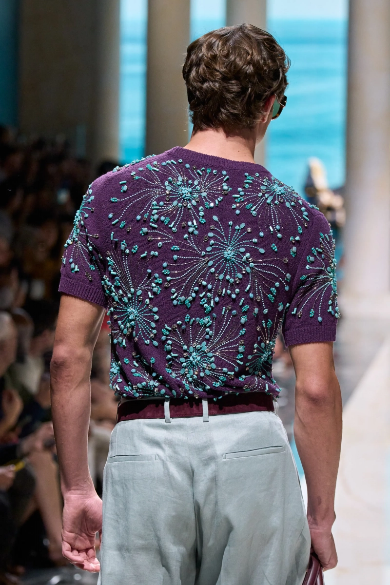00172-dolce-and-gabbana-spring-2027-menswear-details-credit-gorunway.webp