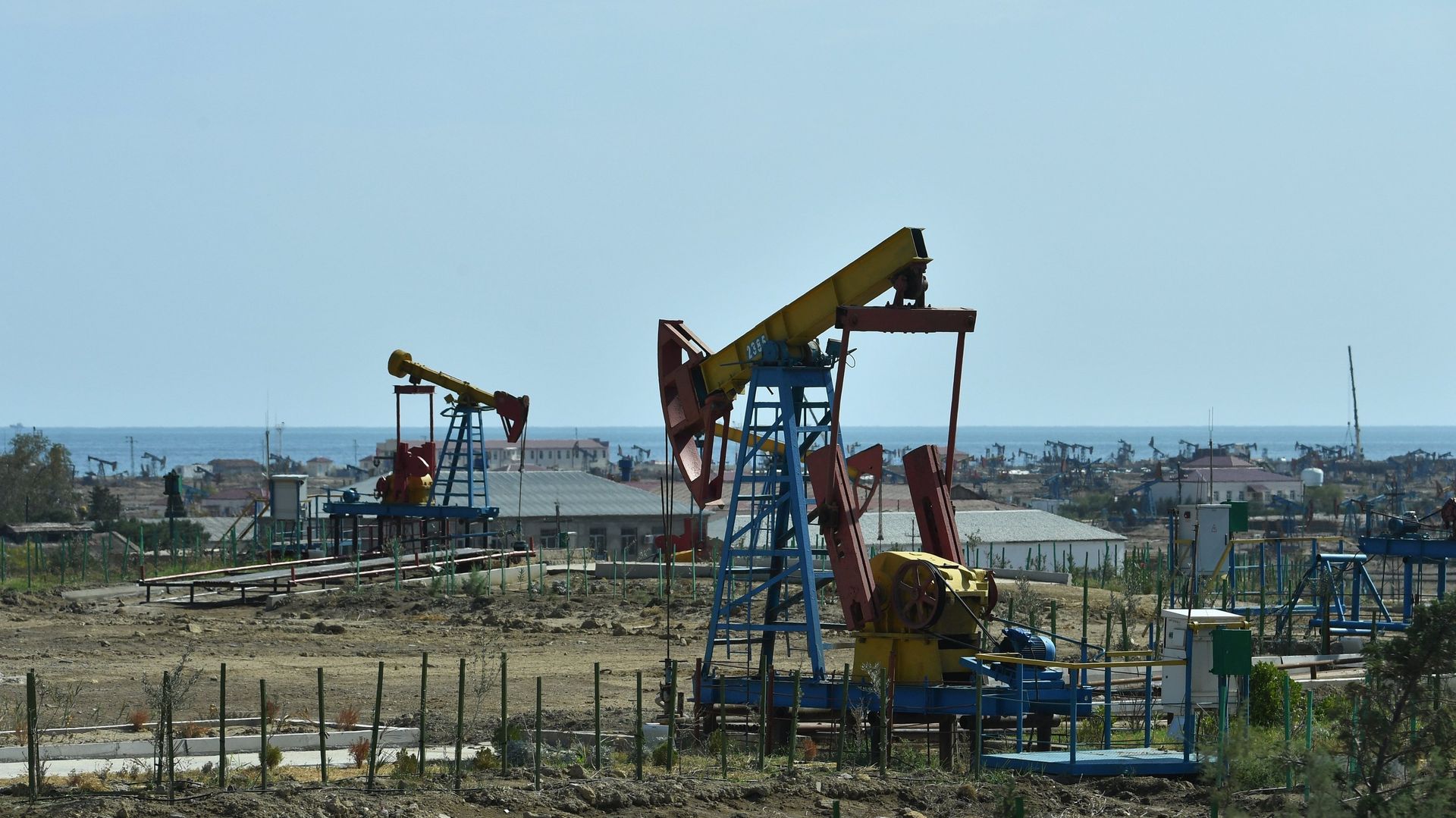Азербайджан сократил добычу нефти в первом полугодии