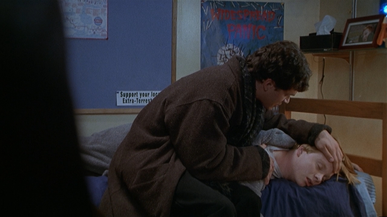 Мертвец в колледже.1998.BDRip 720p msltel.mkv_snapshot_01.23.23.562.jpg