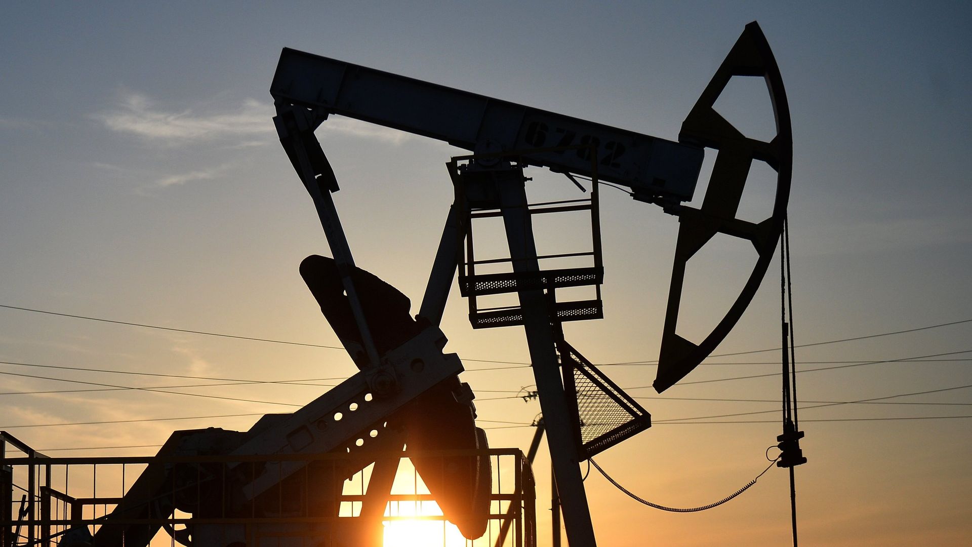 Нефть подешевела более чем на 5% после заявления Трампа