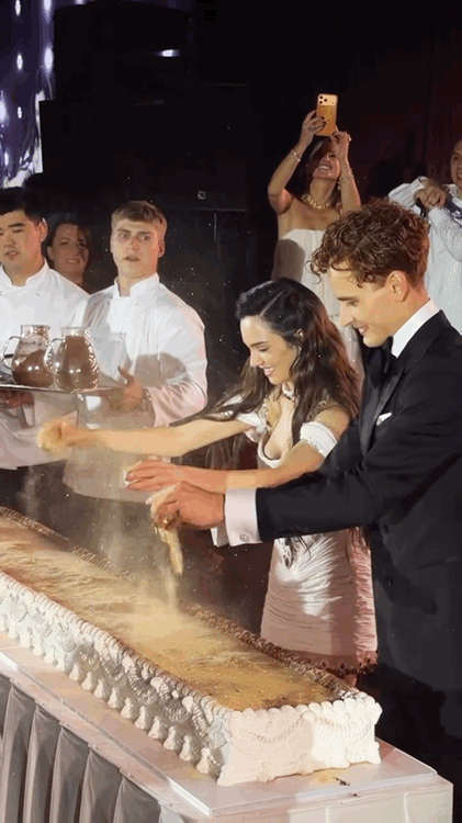 https://i2.imageban.ru/out/2026/08/29/6391e3da1108da575c9d9a5172fab982.gif