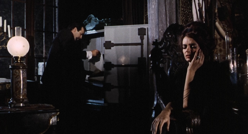 Призрак.1963.BDRip AVC msltel.mkv_snapshot_00.47.51.118.jpg