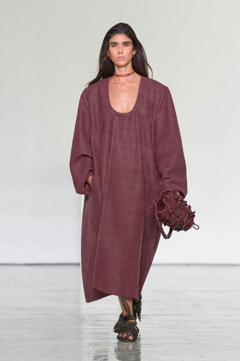 Bottega-Veneta-Spring-Summer-2027-Runway-Magazine-31.jpg