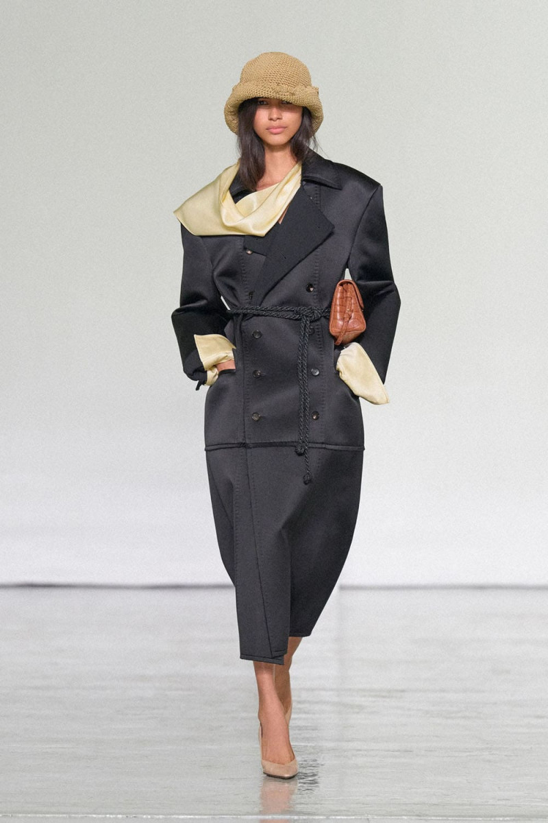 Bottega-Veneta-Spring-Summer-2027-Runway-Magazine-47.jpg