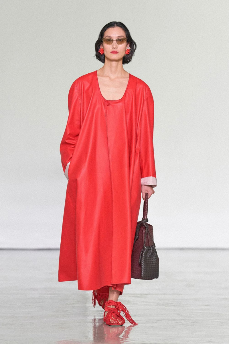 Bottega-Veneta-Spring-Summer-2027-Runway-Magazine-33.jpg