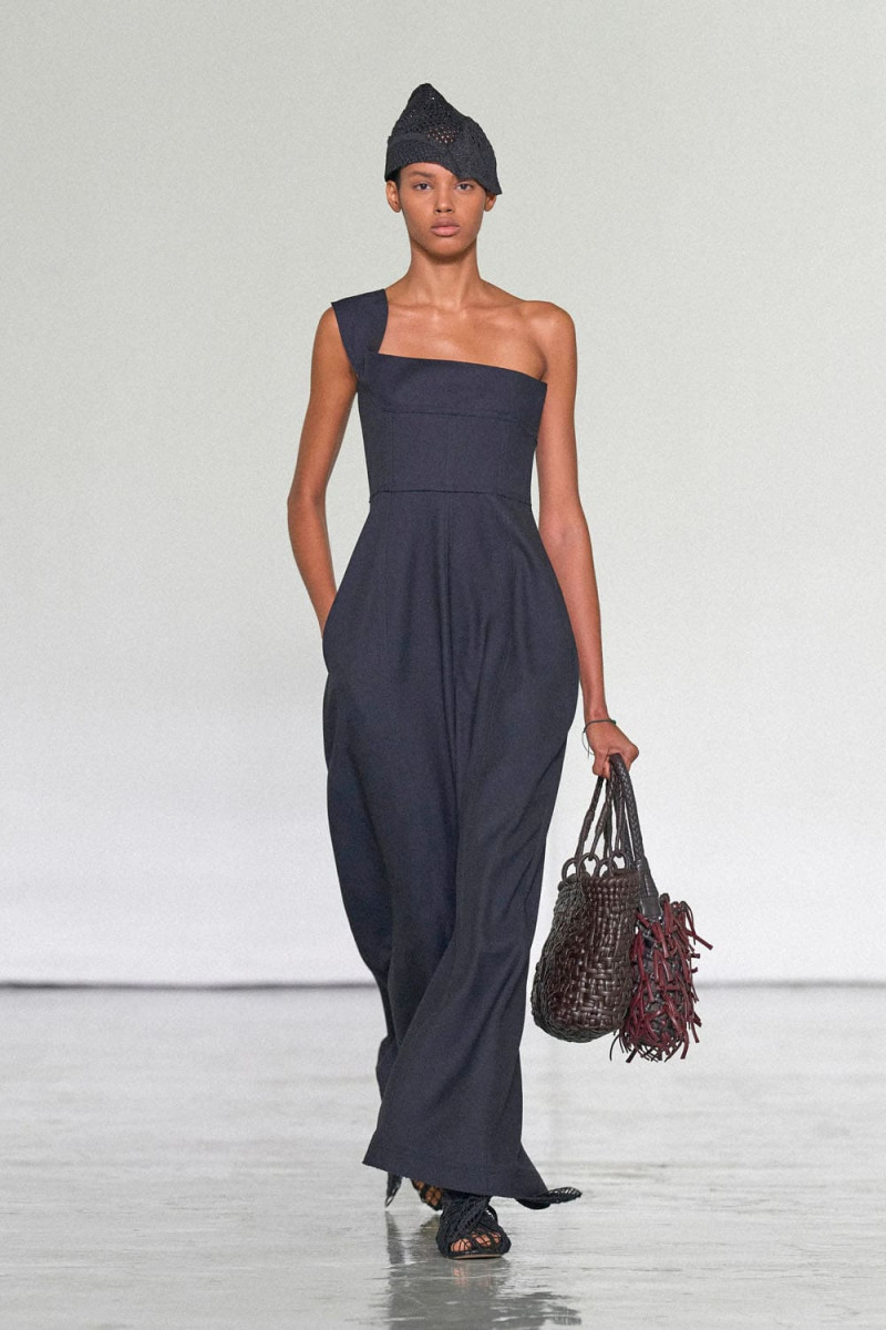 Bottega-Veneta-Spring-Summer-2027-Runway-Magazine-50.jpg