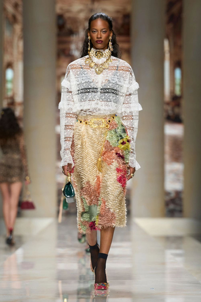Dolce-Gabbana-Spring-Summer-2027-Runway-Magazine-40.jpg