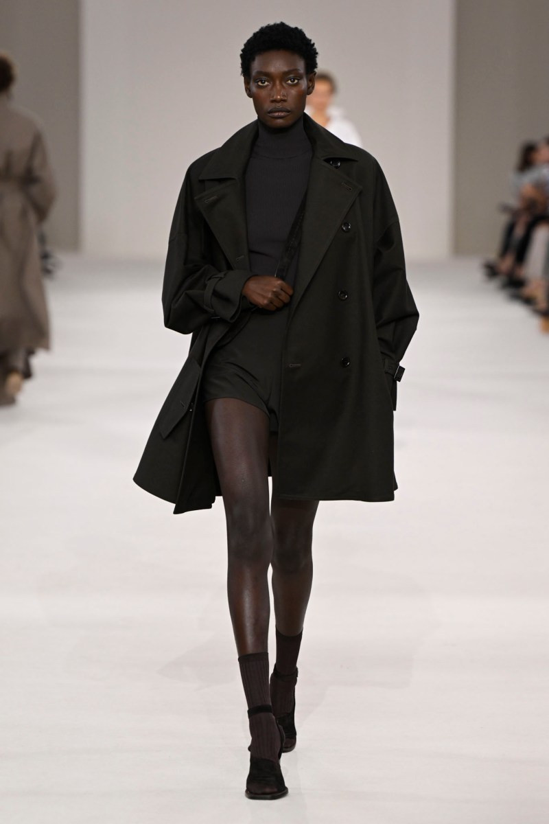 max-mara-spring-27-rtw-r-gg-011.jpg