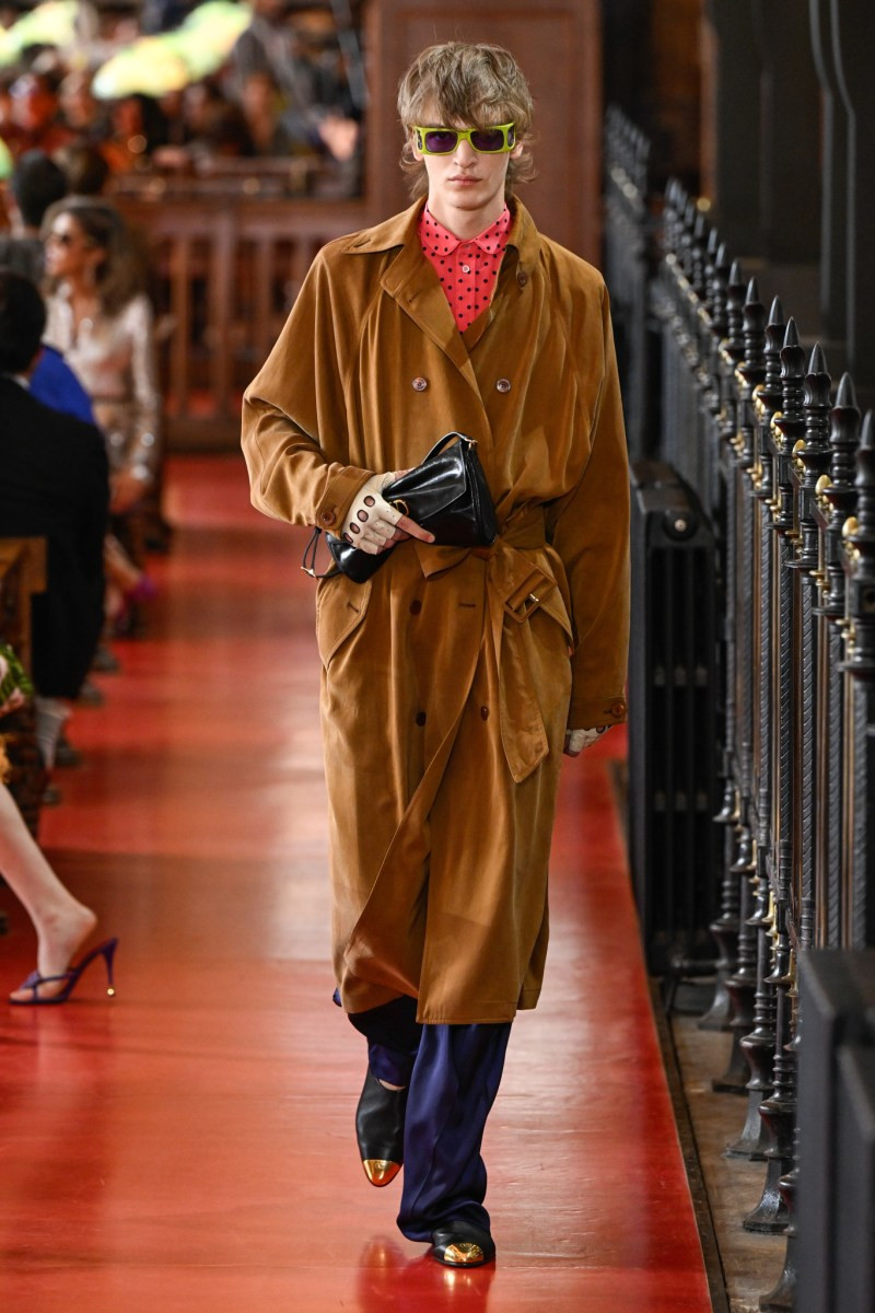 valentino-spring-27-rtw-pfw-r-gg-051.jpeg