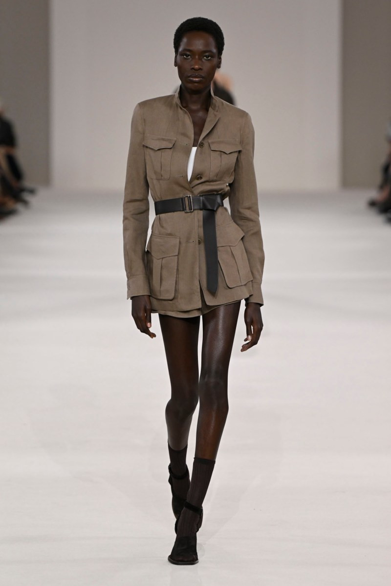 max-mara-spring-27-rtw-r-gg-002.jpg