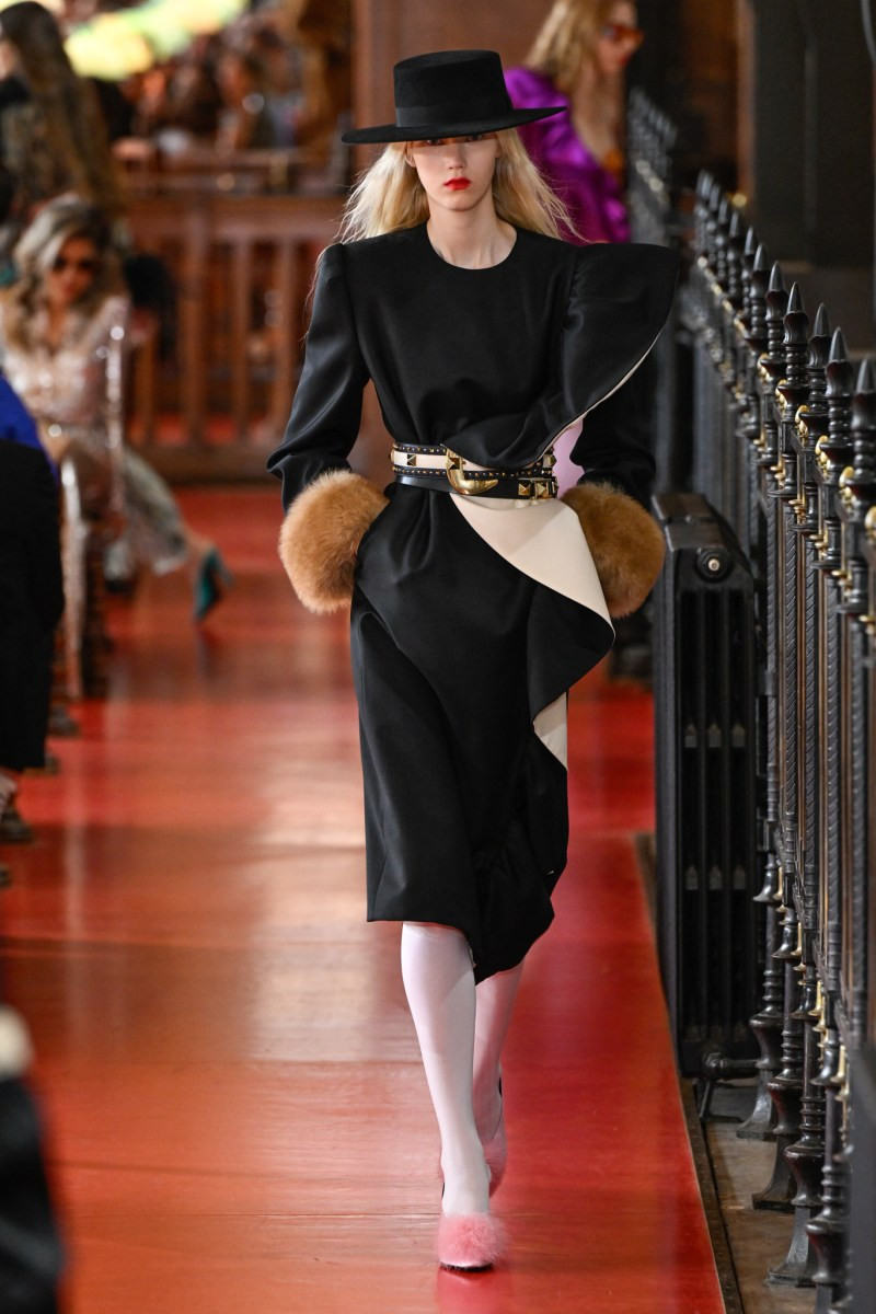 valentino-spring-27-rtw-pfw-r-gg-068.jpeg