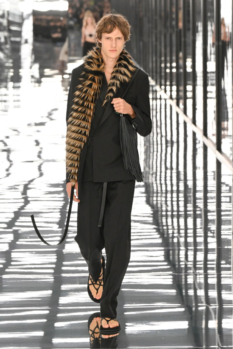 fendi-ss27-rtw-mfw-r-gg-0845.jpg