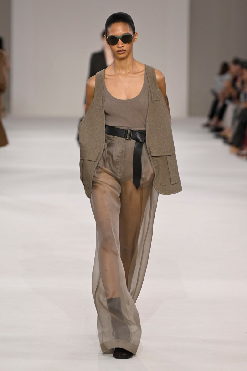 max-mara-spring-27-rtw-r-gg-018.jpg