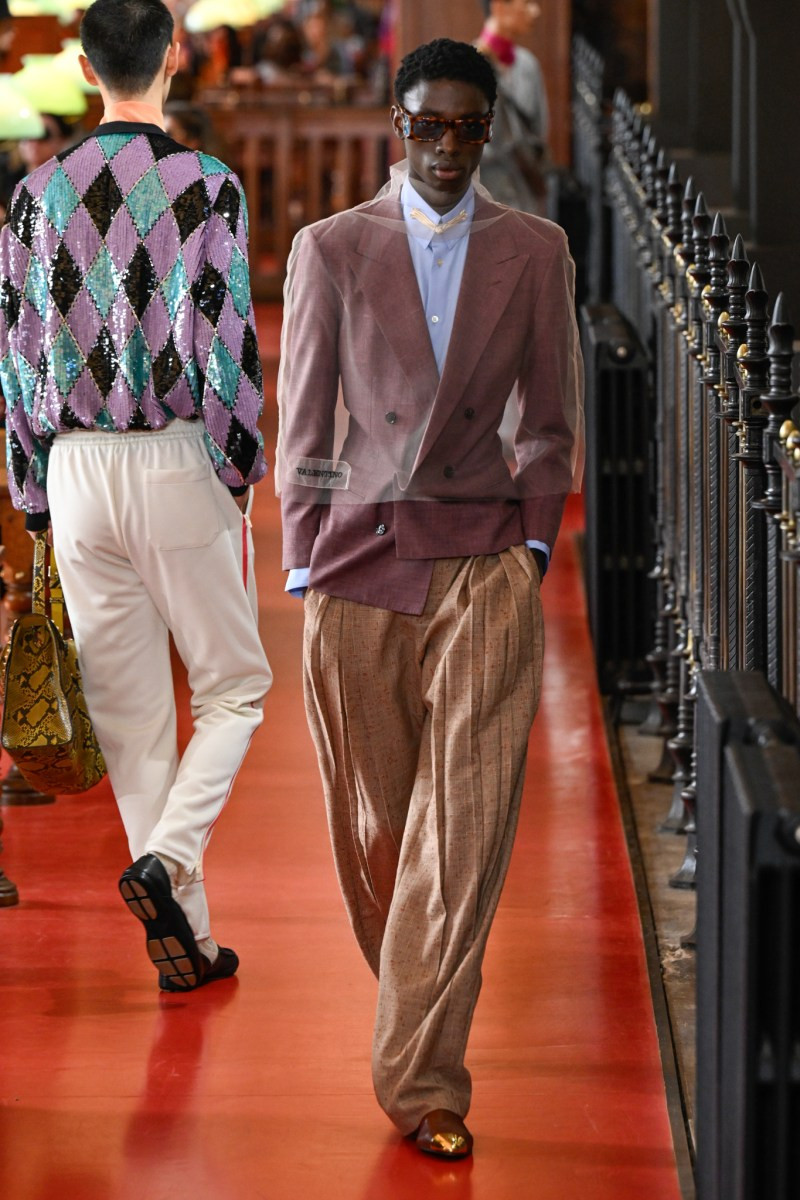 valentino-spring-27-rtw-pfw-r-gg-078.jpeg