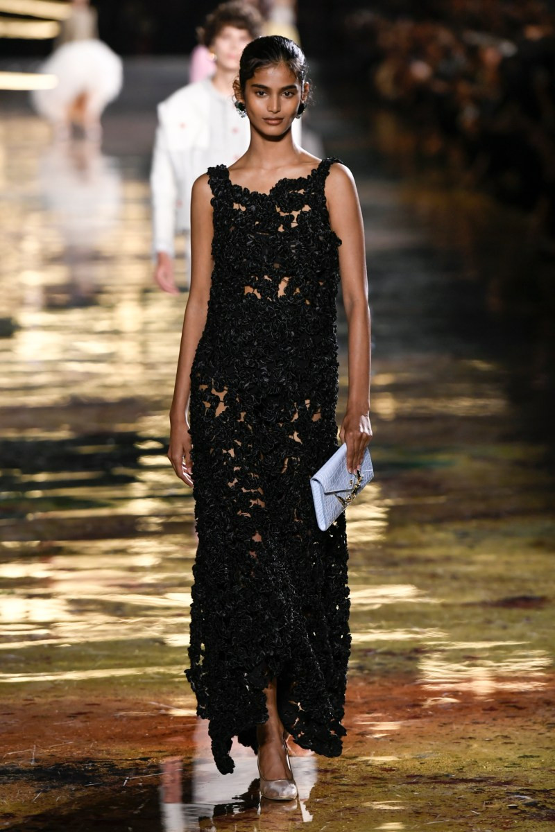 chanel-spring-2027-rtw-r-dm-0010.jpg